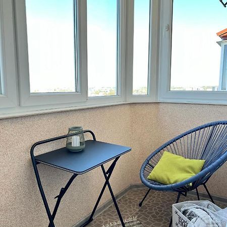 Relax. Просторі Та Затишні Апартаменти Ternopil Bagian luar foto